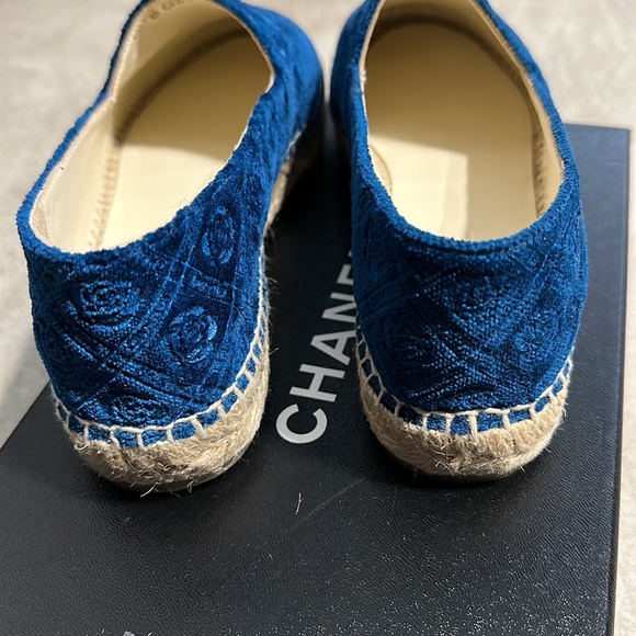 Like New Gorgeous Chanel espadrilles size 7.5 (38 EU) *100% Authentic* - Picture 6 of 11